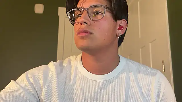 Snapshot of carlosjose232730 chatting on December 3, 3:03 am carlosjose232730 online show from December 3, 3:03 am