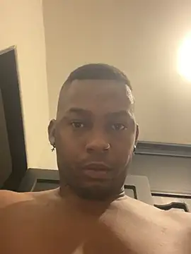 Snapshot of Destrozador415 chatting on February 12, 11:05 am Destrozador415 online show from February 12, 11:05 am