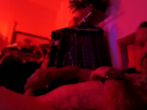 Snapshot of Slunghung79 chatting on September 11, 8:03 am Slunghung79 online show from September 11, 8:03 am