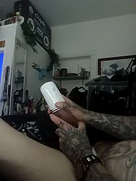 Snapshot of Slunghung79 chatting on September 13, 5:13 pm Slunghung79 online show from September 13, 5:13 pm