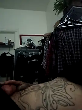 Snapshot of Slunghung79 chatting on October 8, 11:35 pm Slunghung79 online show from October 8, 11:35 pm