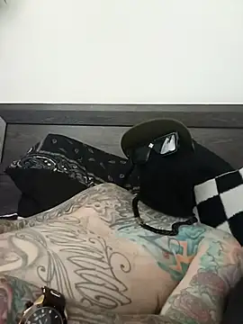 Snapshot of Slunghung79 chatting on October 16, 10:11 pm Slunghung79 online show from October 16, 10:11 pm