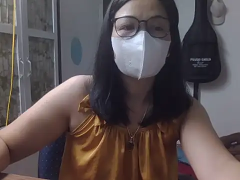 Snapshot of JuliaCiona chatting on November 9, 5:55 pm JuliaCiona online show from November 9, 5:55 pm