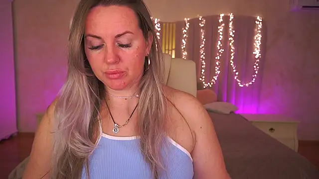 KiraCandyS online show from March 19, 9:08 pm