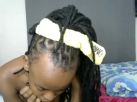 Snapshot of pretty_betty chatting on March 17, 7:37 pm pretty betty online show from March 17, 7:37 pm