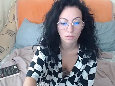 Emmatoo online show from November 2, 10:50 am