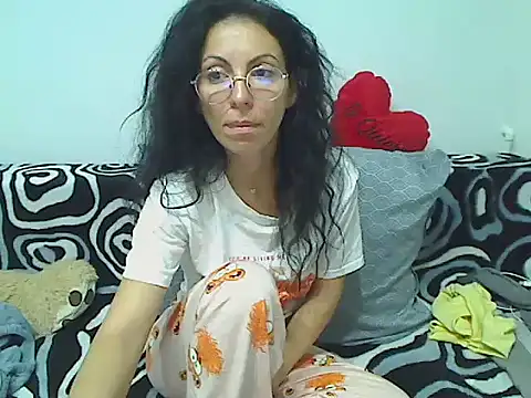 Emmatoo online show from April 11, 3:44 am