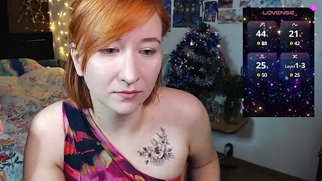 Snapshot of licentia__poetica chatting on December 31, 10:45 pm licentia  poetica online show from December 31, 10:45 pm