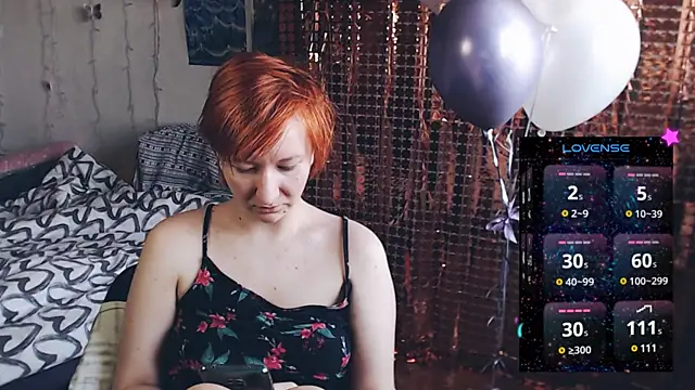 Snapshot of licentia__poetica chatting on February 22, 1:57 pm licentia  poetica online show from February 22, 1:57 pm