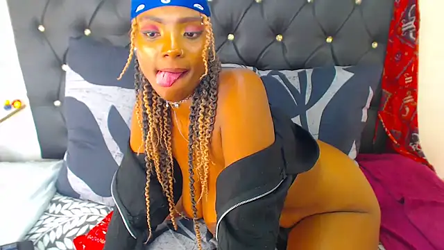 SAVAGExBOO online show from December 5, 5:04 am