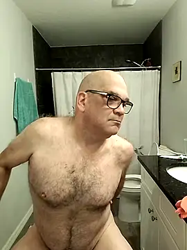 Snapshot of lou63ponce chatting on January 3, 2:08 pm lou63ponce online show from January 3, 2:08 pm