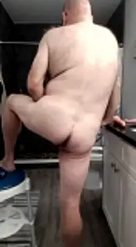 Snapshot of lou63ponce chatting on January 13, 12:30 am lou63ponce online show from January 13, 12:30 am