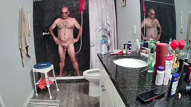 Snapshot of lou63ponce chatting on September 10, 2:17 pm lou63ponce online show from September 10, 2:17 pm