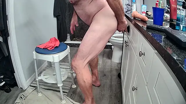 Snapshot of lou63ponce chatting on October 6, 2:42 am lou63ponce online show from October 6, 2:42 am