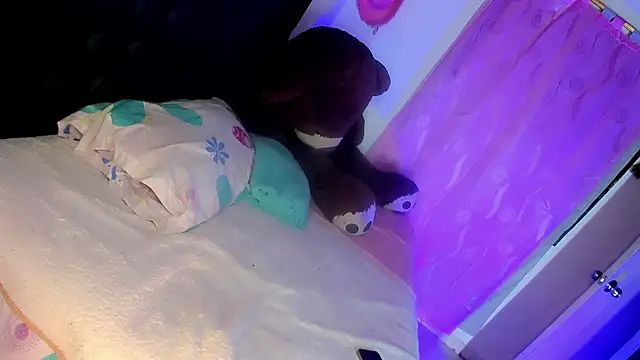 Maryonthemoon online show from March 6, 2:19 am