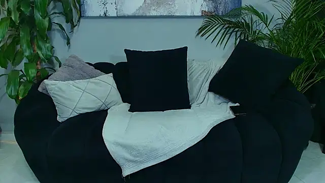 Snapshot of Damon-benet chatting on March 21, 1:56 am Damon-benet online show from March 21, 1:56 am