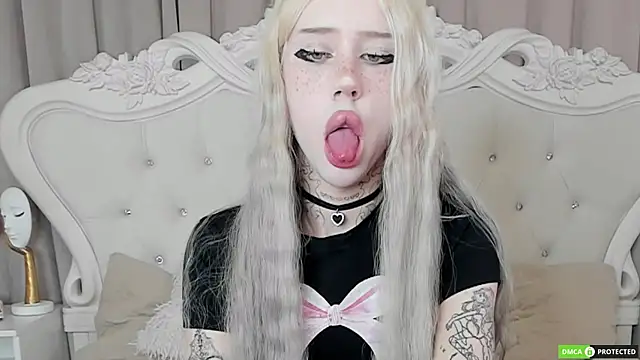 Snapshot of Joy_Barker chatting on November 10, 4:11 am Joy Barker online show from November 10, 4:11 am