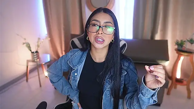 Sara albrecht online show from February 24, 4:15 pm