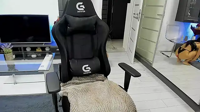 Beauty Anne online show from December 10, 7:47 am