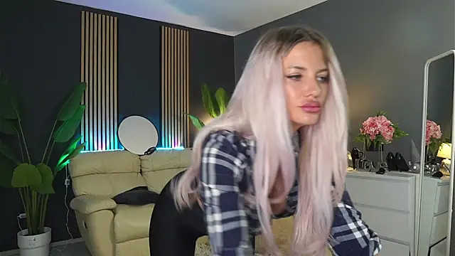 SweetBlondy35 online show from April 21, 3:50 pm