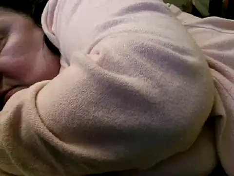 Snapshot of WHITEDAROSE chatting on February 10, 11:04 am WHITEDAROSE online show from February 10, 11:04 am