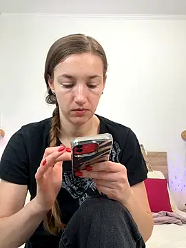 KateRedgar online show from November 8, 9:53 am