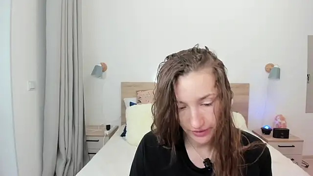 KateRedgar online show from May 25, 1:28 pm