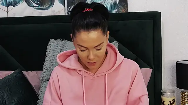 Snapshot of tanyagrey chatting on December 4, 10:35 am tanyagrey online show from December 4, 10:35 am