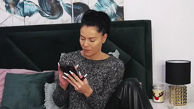 Snapshot of tanyagrey chatting on December 21, 6:19 am tanyagrey online show from December 21, 6:19 am