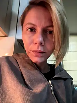 Snapshot of tanyagrey chatting on October 1, 5:35 am tanyagrey online show from October 1, 5:35 am