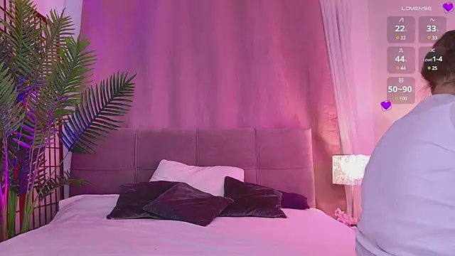 Snapshot of Mia__Peach chatting on January 24, 11:56 pm Mia Peach online show from January 24, 11:56 pm