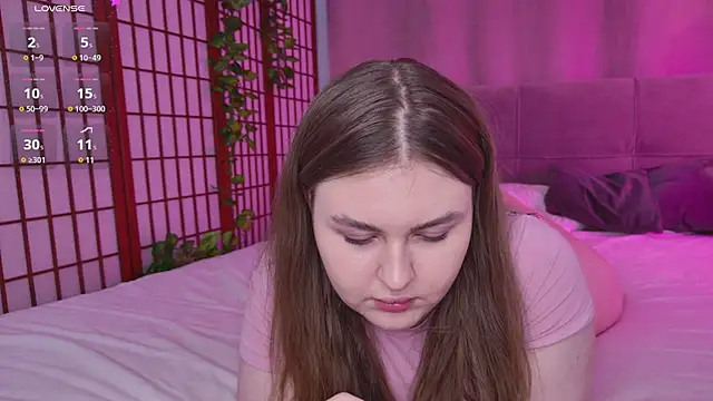 Snapshot of Mia__Peach chatting on February 20, 6:17 am Mia Peach online show from February 20, 6:17 am