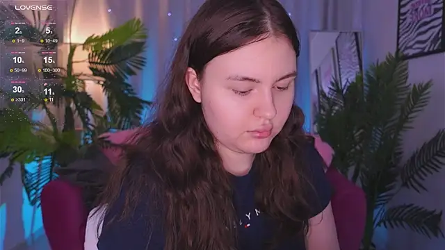 Snapshot of Mia__Peach chatting on March 13, 9:05 pm Mia Peach online show from March 13, 9:05 pm