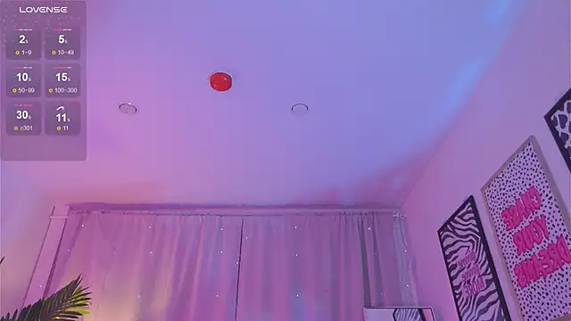 Snapshot of Mia__Peach chatting on March 23, 3:43 am Mia Peach online show from March 23, 3:43 am