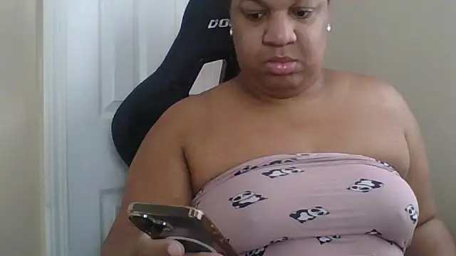 Badgirlbrittt online show from December 17, 3:51 pm