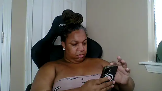 Badgirlbrittt online show from December 18, 7:20 pm