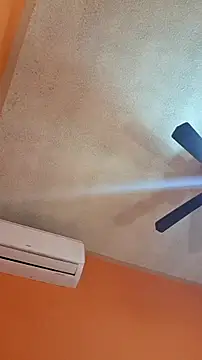 miicheele32 online show from December 20, 8:05 pm