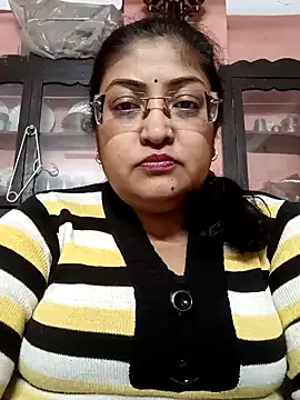 Snapshot of LAVERNIYA_ chatting on December 15, 1:32 pm LAVERNIYA  online show from December 15, 1:32 pm