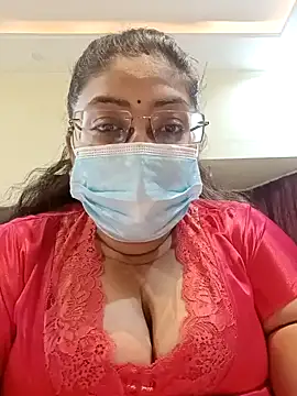 Snapshot of LAVERNIYA_ chatting on January 2, 2:24 pm LAVERNIYA  online show from January 2, 2:24 pm
