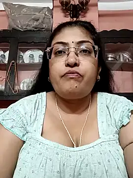 Snapshot of LAVERNIYA_ chatting on February 13, 12:11 pm LAVERNIYA  online show from February 13, 12:11 pm