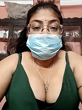 Snapshot of LAVERNIYA_ chatting on February 28, 9:01 pm LAVERNIYA  online show from February 28, 9:01 pm