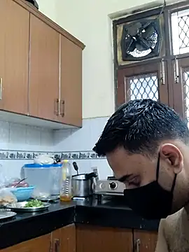 IND COUPLE1 online show from March 1, 7:41 am