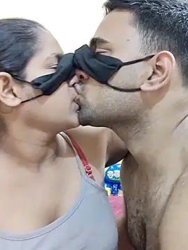 IND COUPLE1 online show from March 1, 2:13 pm