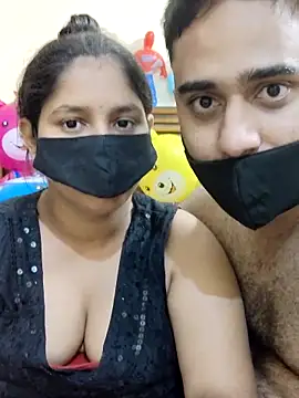 IND COUPLE1 online show from March 3, 8:43 pm