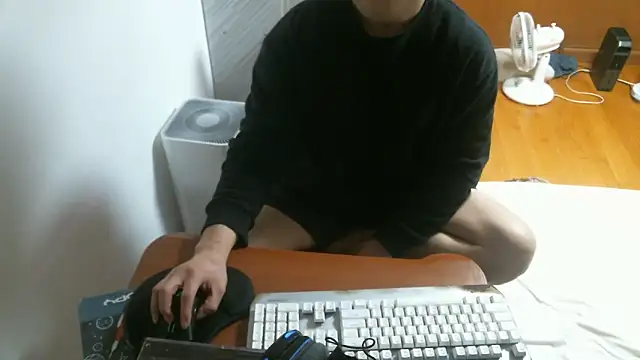 Snapshot of Stellan_0412 chatting on February 9, 4:00 pm Stellan 0412 online show from February 9, 4:00 pm