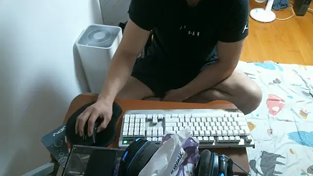 Snapshot of Stellan_0412 chatting on February 17, 3:19 pm Stellan 0412 online show from February 17, 3:19 pm