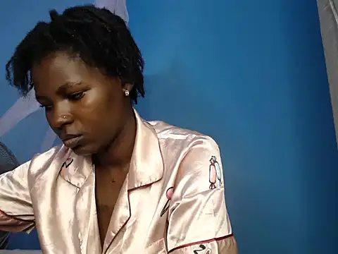 Snapshot of TrishaKalid chatting on October 26, 7:25 am TrishaKalid online show from October 26, 7:25 am