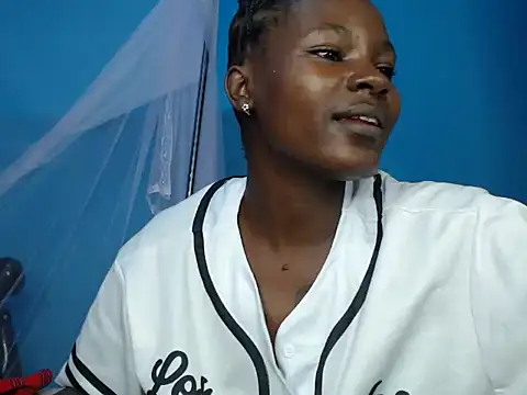 Snapshot of TrishaKalid chatting on October 31, 12:39 pm TrishaKalid online show from October 31, 12:39 pm