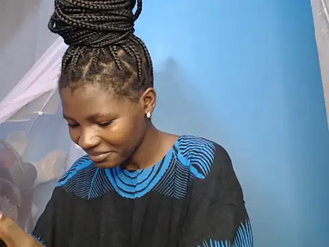 Snapshot of TrishaKalid chatting on November 12, 9:32 am TrishaKalid online show from November 12, 9:32 am