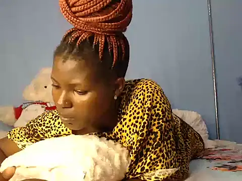 Snapshot of TrishaKalid chatting on December 18, 9:10 pm TrishaKalid online show from December 18, 9:10 pm